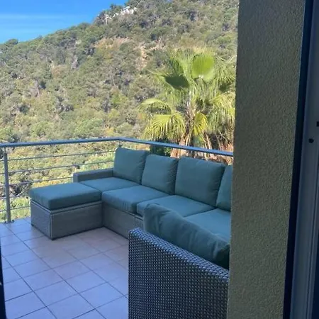 The 3 Singing Palms Villa